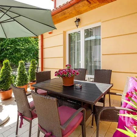 Andi Apartman Heviz Exterior photo