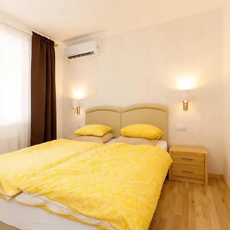 Andi Apartman Heviz Exterior photo