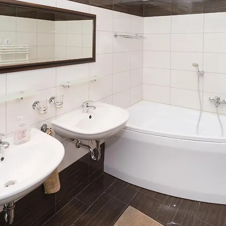 Andi Apartman Heviz Exterior photo
